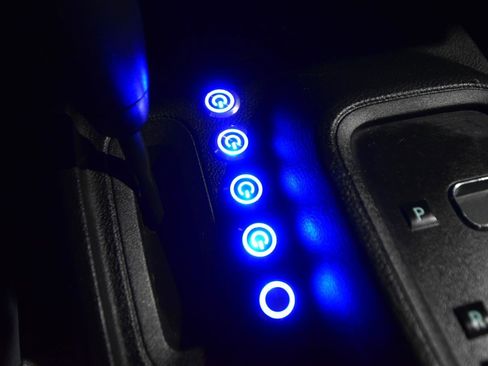 Used 2017 Jeep Wrangler Unlimited Rubicon w/ Cold Weather Group image 33