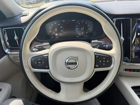 Used 2022 Volvo S60 B5 Momentum AWD/4WD image 12