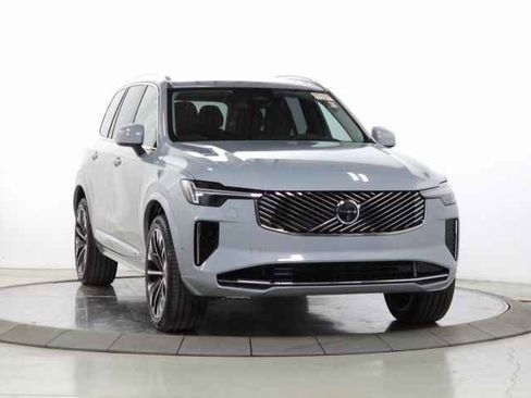 Certified 2025 Volvo XC90 B6 Plus image 1