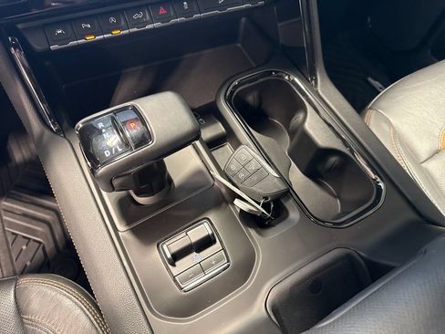 Used 2023 GMC Sierra 1500 AT4 w/ AT4 Preferred Package AWD/4WD image 21