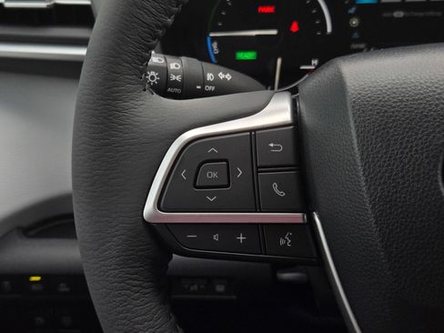Certified 2026 Toyota Sienna XLE FWD image 23