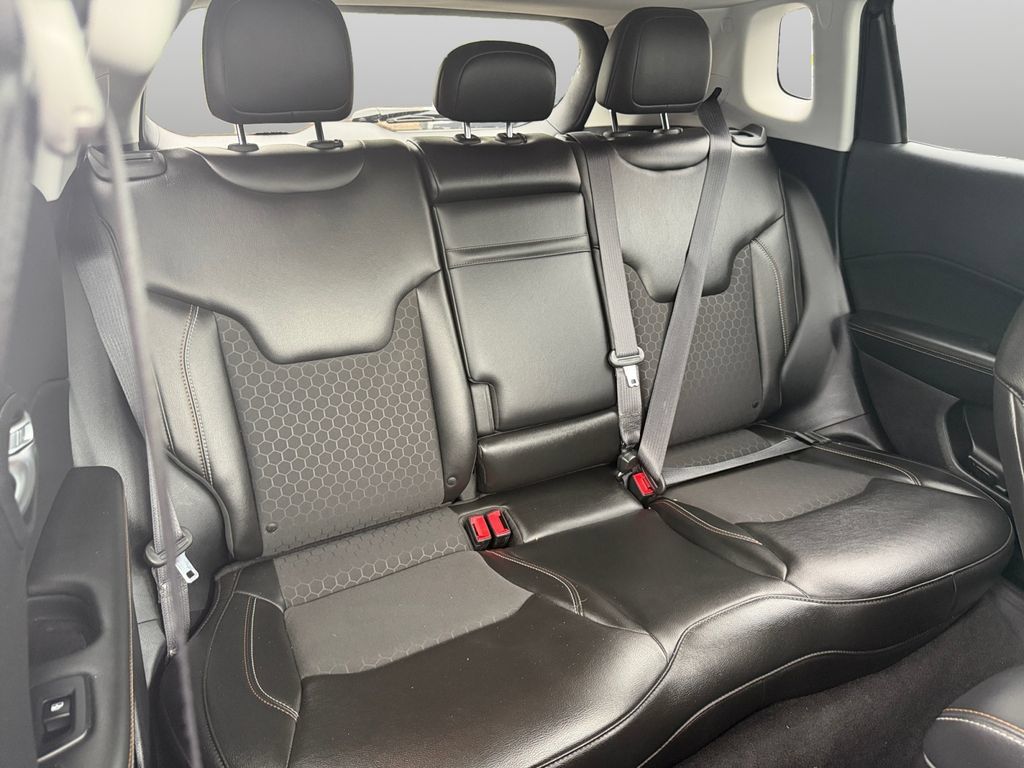 Used 2018 Jeep Compass Latitude w/ Popular Equipment Group AWD/4WD image 21
