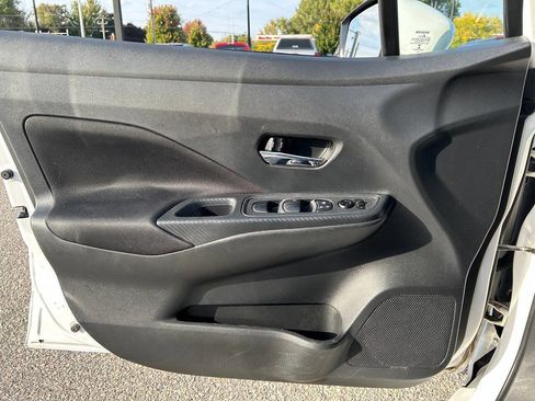 Used 2021 Nissan Versa SV image 16