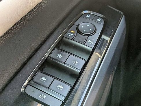 Used 2023 Nissan Pathfinder SL AWD/4WD image 24