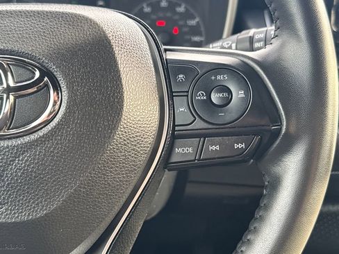 Used 2025 Toyota Corolla SE image 20