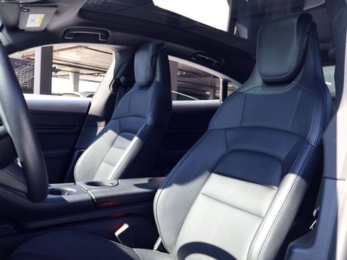 Certified 2024 Porsche Taycan image 5