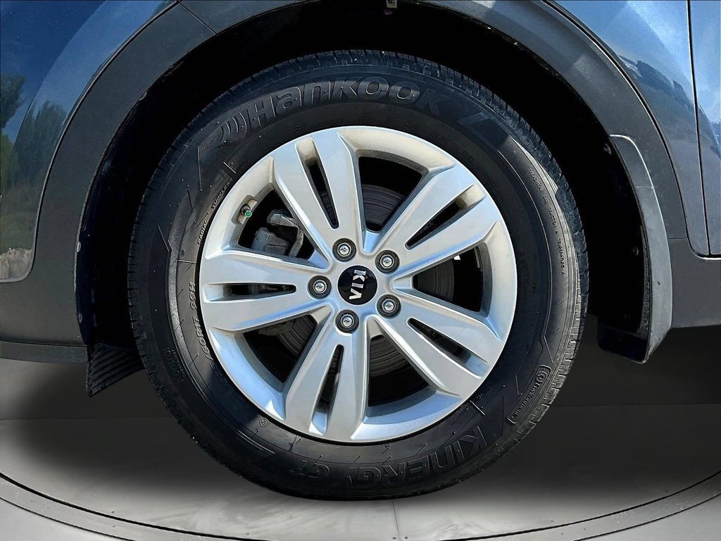 Used 2018 Kia Sportage LX FWD image 35