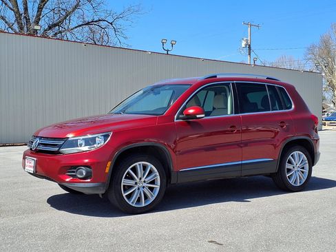 Used 2012 Volkswagen Tiguan S image 18