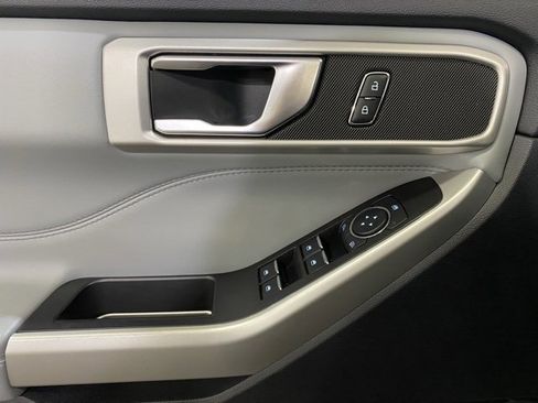 Used 2022 Ford Explorer XLT w/ Equipment Group 202A image 15