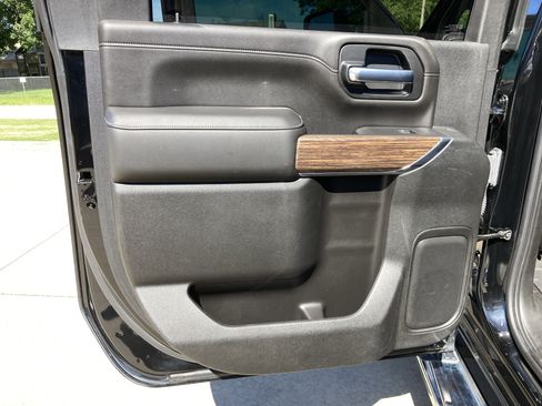Certified 2020 Chevrolet Silverado 3500 High Country w/ Technology Package AWD/4WD image 16
