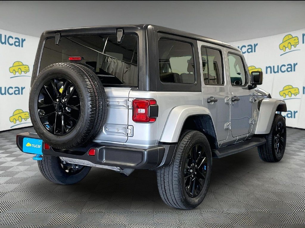 Used 2023 Jeep Wrangler Unlimited Sahara w/ Cold Weather Group AWD/4WD image 6