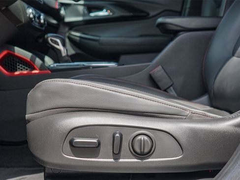 Used 2021 Chevrolet TrailBlazer RS w/ Technology Package FWD image 21