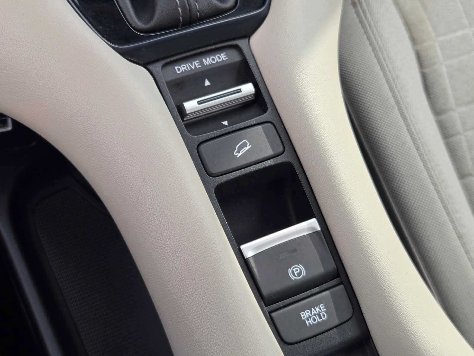 Used 2023 Honda HR-V LX image 21