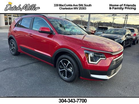 Certified 2025 Kia Niro LX image 1