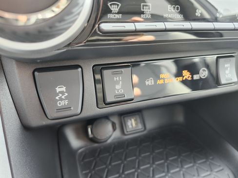 Used 2025 Toyota RAV4 XLE Premium w/ Weather Package AWD/4WD image 34