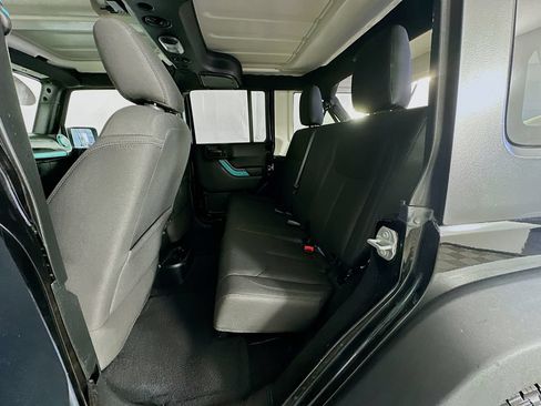 Certified 2018 Jeep Wrangler Unlimited Sport S AWD/4WD image 29