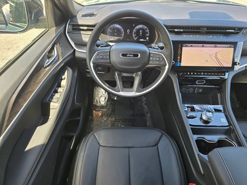 Used 2026 Jeep Grand Cherokee Limited AWD/4WD image 31