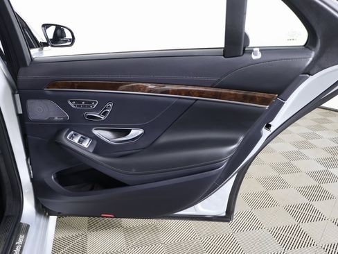 Used 2019 Mercedes-Benz S 560 4MATIC Sedan w/ AMG Line Exterior image 31