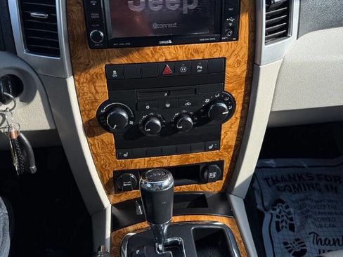 Used 2010 Jeep Grand Cherokee Limited image 13