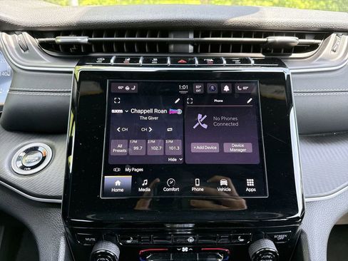 Used 2024 Jeep Grand Cherokee Altitude image 14