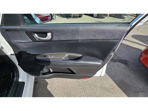 Used 2019 Kia Optima LX image 27