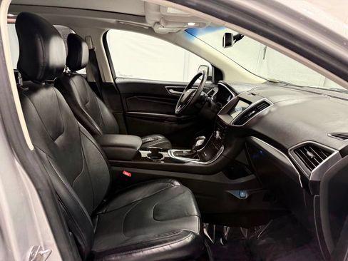 Used 2017 Ford Edge Titanium w/ Equipment Group 301A AWD/4WD image 22