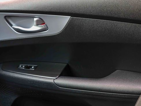 Certified 2023 Kia Forte LXS w/ LXS Technology Package FWD image 16