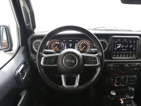 Used 2022 Jeep Wrangler Unlimited Sahara AWD/4WD image 12