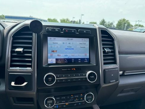Used 2020 Ford Expedition XLT w/ Equipment Group 202A AWD/4WD image 12