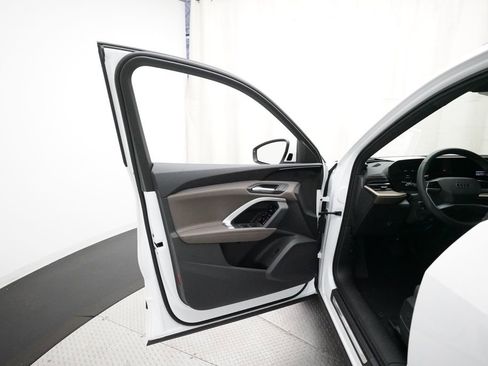 Used 2025 Audi Q5 Premium w/ Convenience Package AWD/4WD image 29