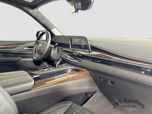 Used 2022 Cadillac Escalade Sport Platinum image 37
