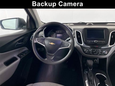 Used 2022 Chevrolet Equinox LS AWD/4WD image 2