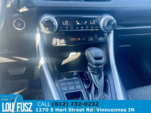 Used 2021 Toyota RAV4 XLE w/ XLE Grade Weather Package AWD/4WD image 15