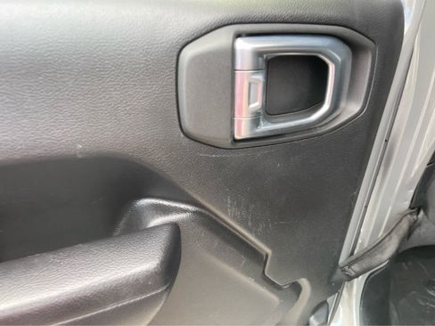 Used 2021 Jeep Gladiator Sport AWD/4WD image 20