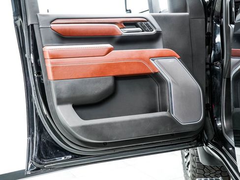 Used 2024 GMC Sierra 3500 Denali Ultimate image 42