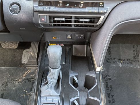 Used 2025 Toyota Camry LE image 21