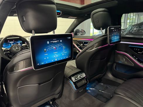 Used 2024 Mercedes-Benz S 63 AMG S w/ Carbon Fiber Exterior Package image 53