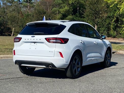 Certified 2023 Ford Escape ST-Line Select w/ Tech Pack #2 image 4