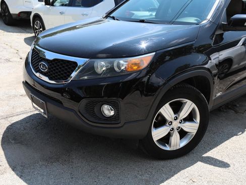Used 2012 Kia Sorento EX w/ EX V6 Premium Pkg AWD/4WD image 2