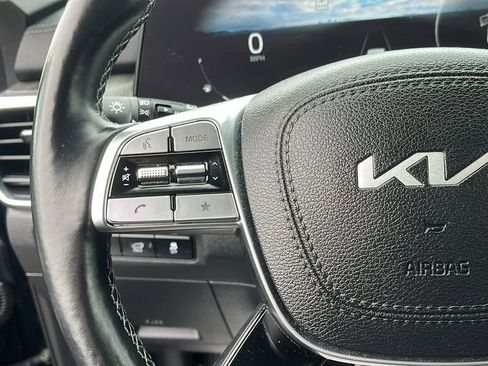 Used 2024 Kia Telluride SX Prestige w/ Towing Package image 13