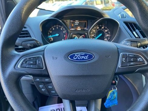 Used 2018 Ford Escape SE image 24
