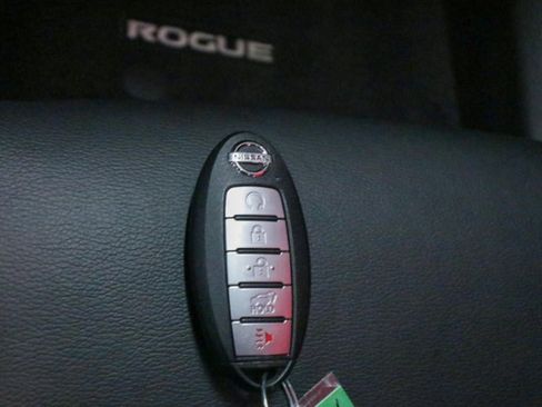 Used 2021 Nissan Rogue SL w/ Premium Package image 23