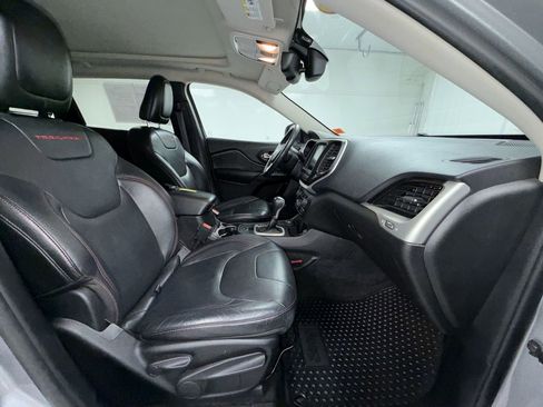 Used 2014 Jeep Cherokee Trailhawk w/ Comfort/Convenience Group image 7