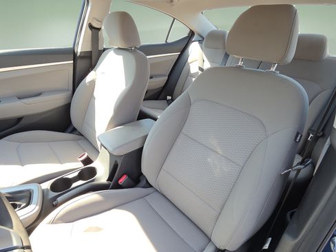 Used 2019 Hyundai Elantra SE FWD image 23