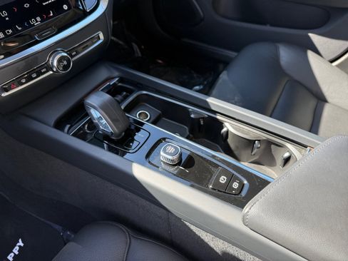 Used 2024 Volvo S60 B5 Plus image 13