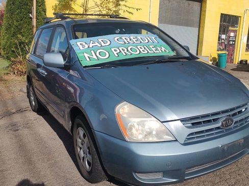 Used 2010 Kia Sedona image 1