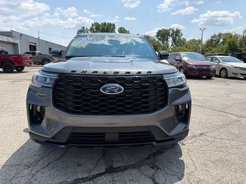 Used 2025 Ford Explorer ST-Line w/ Premium Package AWD/4WD image 10