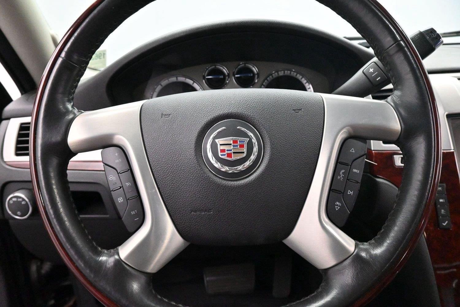 Used 2013 Cadillac Escalade Premium AWD/4WD image 19