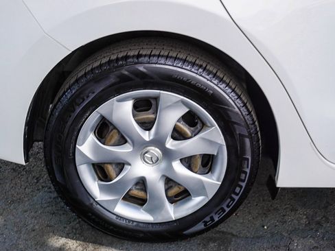 Used 2017 MAZDA MAZDA3 Sport image 9