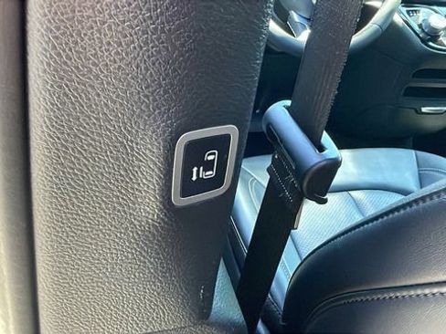 Used 2025 Chrysler Pacifica Select FWD image 15